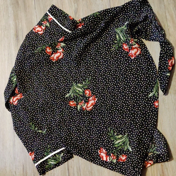 Monteau | Silky polka dot floral button up - Picture 3 of 3